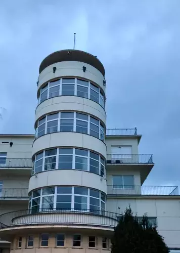 out-of-season. plik: tlusta-mewa-apartament-gdynia-out-of-season-poza-sezonem - 26.webp